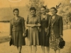 Od lewej: Janina Kotlarska, NN, Wągrodzka z d. Sosnowska i Janina Flak z d. Zgajewska