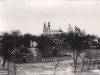 39. Widok z mostu na rynek zbożowy i Kościół - 1934 rok. Źródło internet.