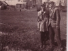 101. Widok na kościół. Zdjęcie ofiarowane koledze na pamiątkę w 1950 roku. Udostępniła Justyna Kalińska